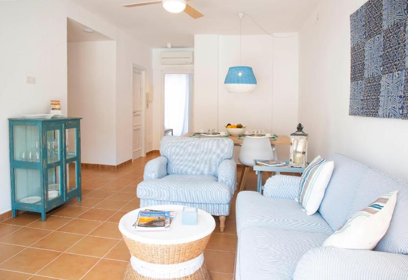 One-Bedroom Apartment image 4