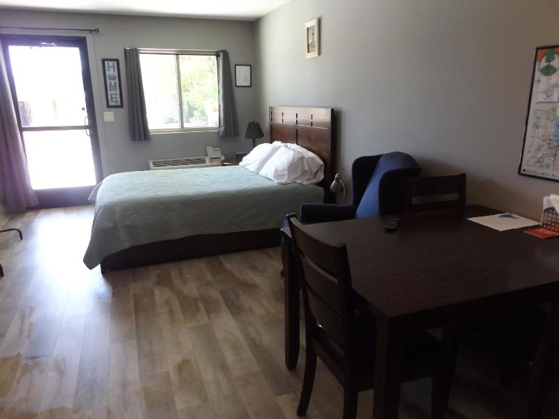 Double Room image 1