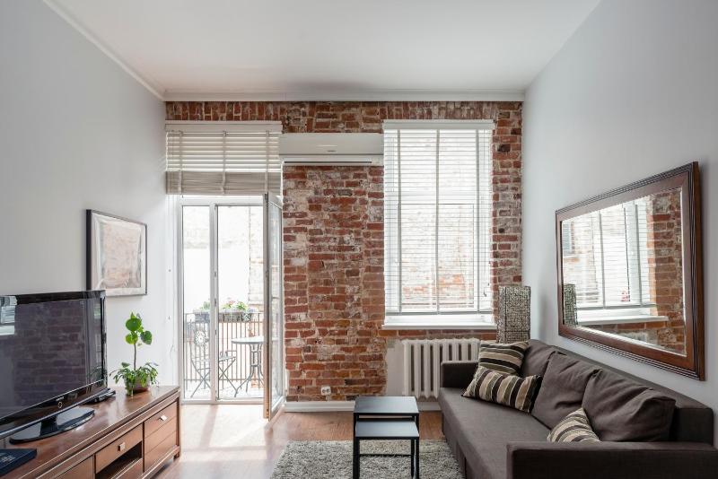 Maironis - Spacious Apartment in the Heart of Kaunas - image 3