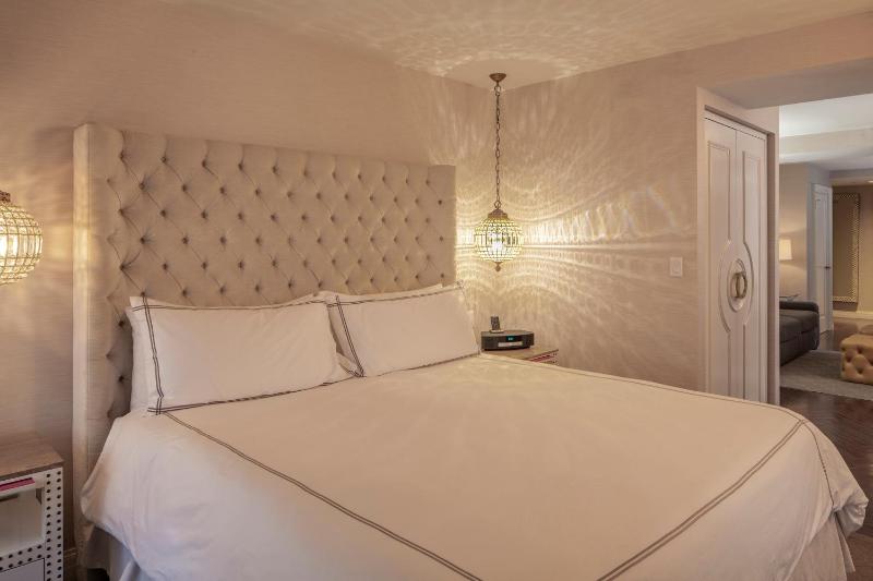 The Manhattan Club - image 13