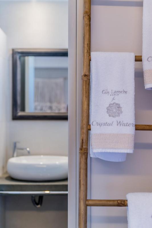 Premium Suite with Sea View image 3