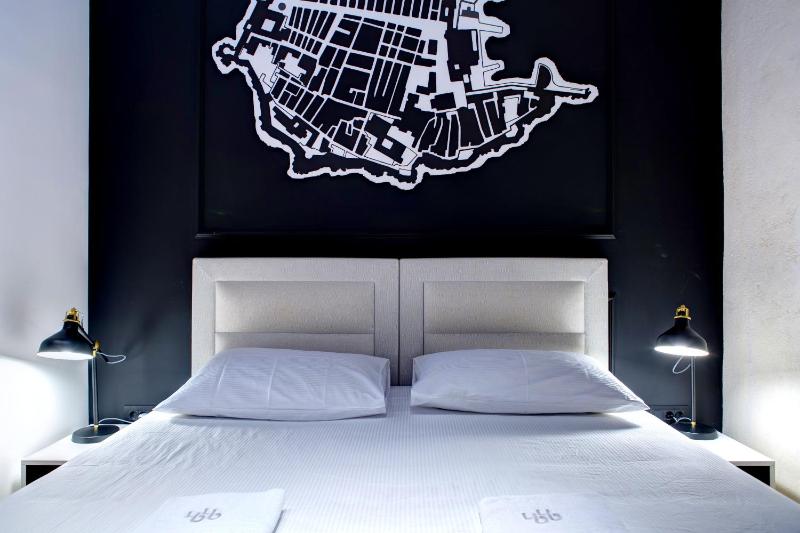 Deluxe Double or Twin Room image 3