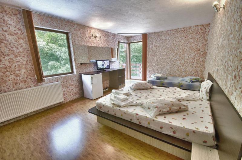 Quadruple Room image 3