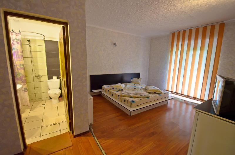 Double Room image 2