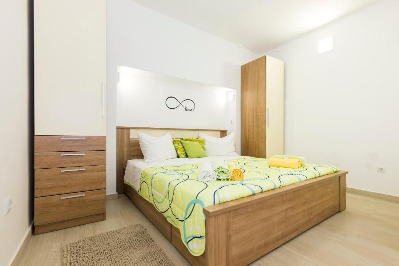 Studio Apartment image 4