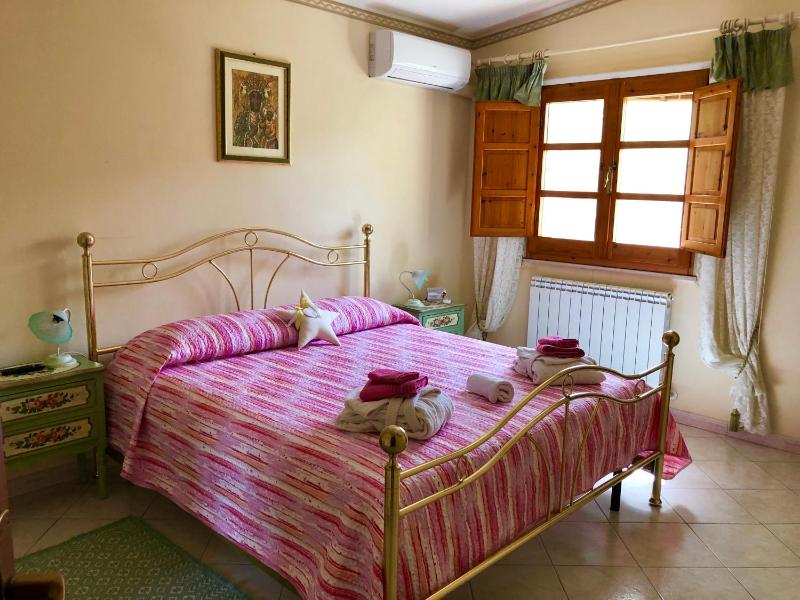 Double Room with Shared Bathroom image 3