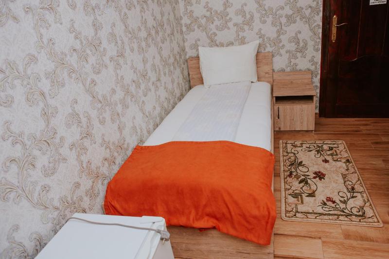 Single Room image 2