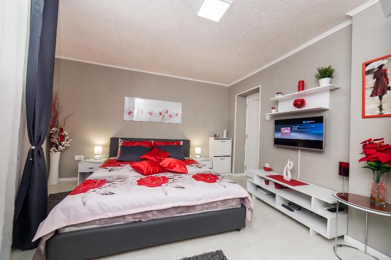 Apartment Romanov - image 9