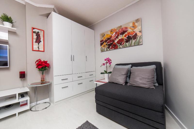 Apartment Romanov - image 11