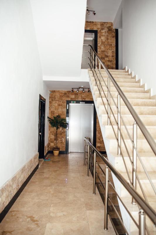 One-Bedroom Apartment image 3