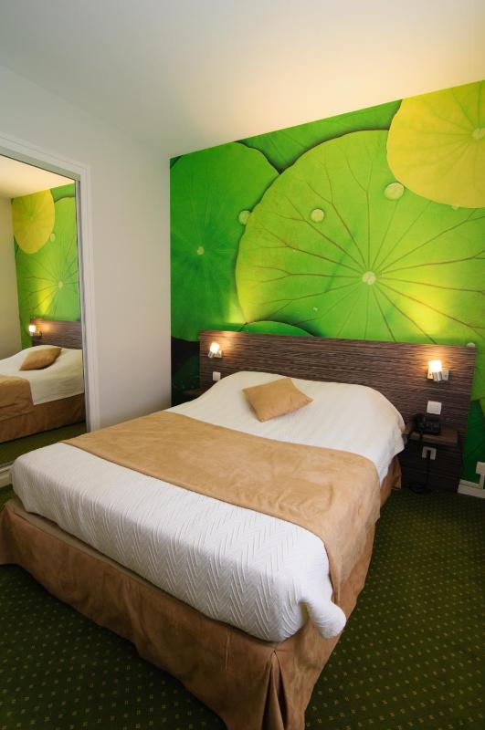 2 Neighbouring Double Rooms (2 Adults + 2 Children) image 3