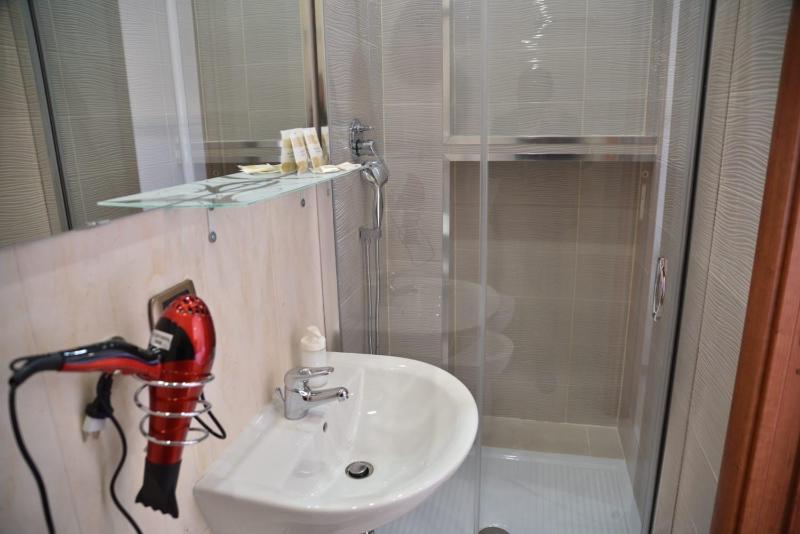 Comfort Triple Room with Shower image 4