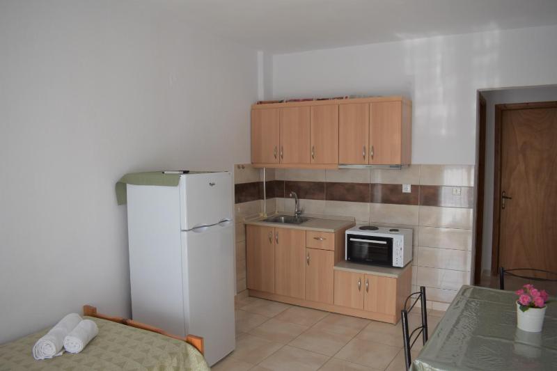 One-Bedroom Apartment (3 Adults) image 3