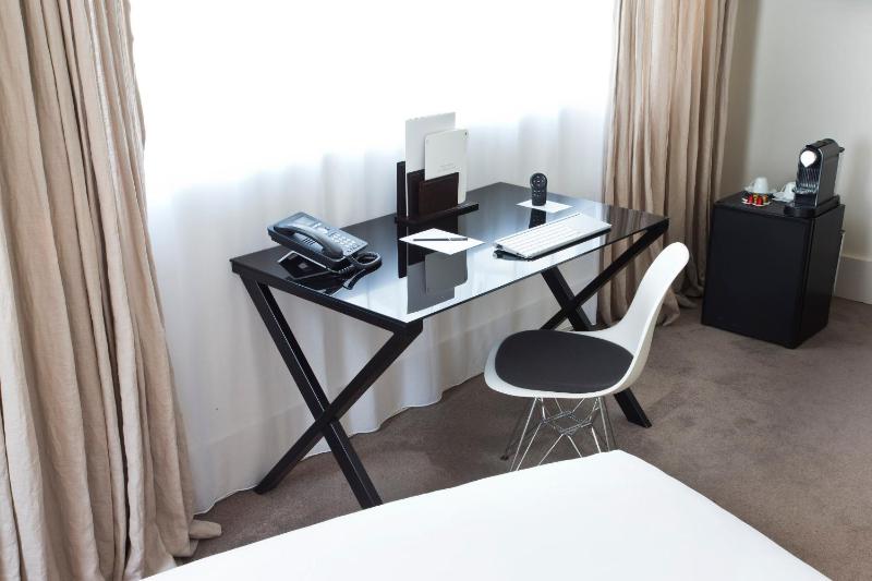 Deluxe Double Room image 2