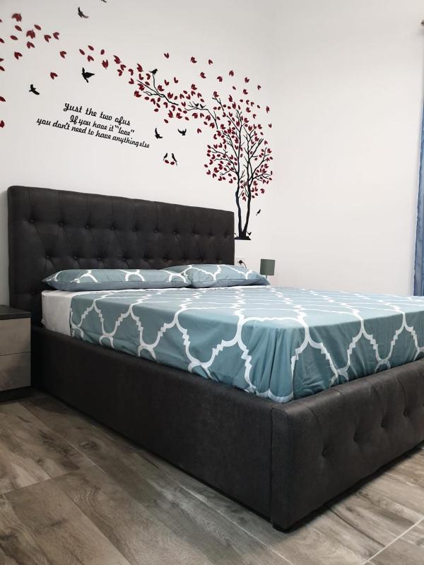 King Room image 3