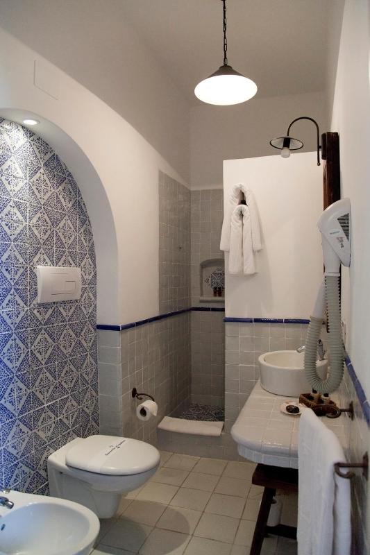 Deluxe Room image 2