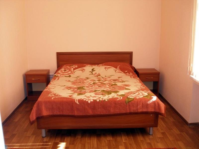 Family Room image 1