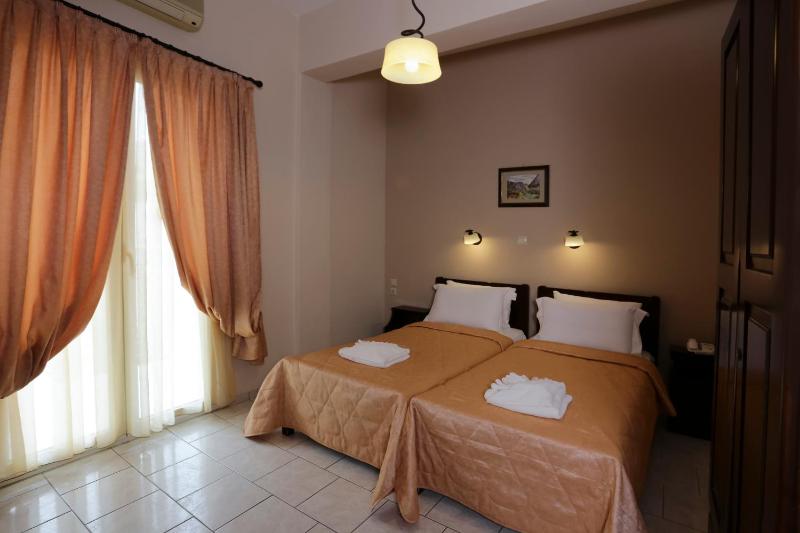 Double or Twin Room image 3