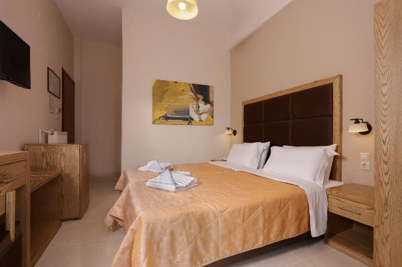 Double or Twin Room with Sea View image 4