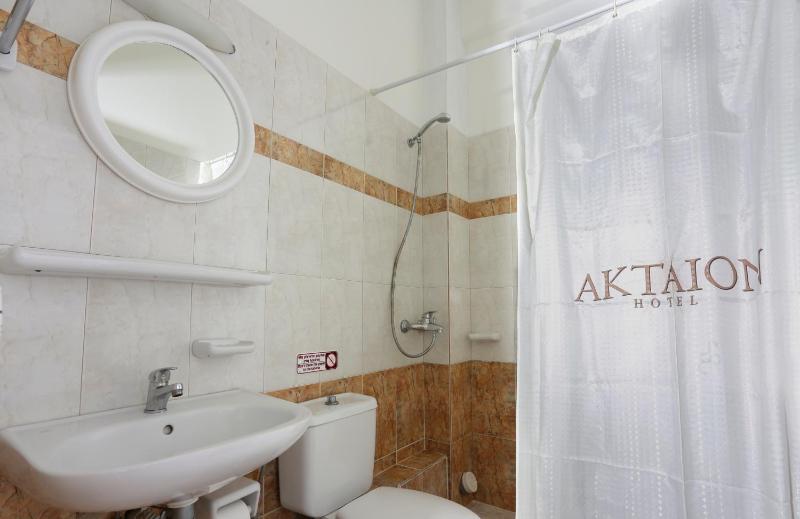 Double or Twin Room with Sea View image 2