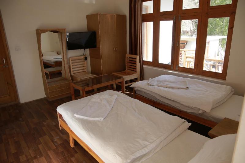 Double or Twin Room with Mountain View image 1