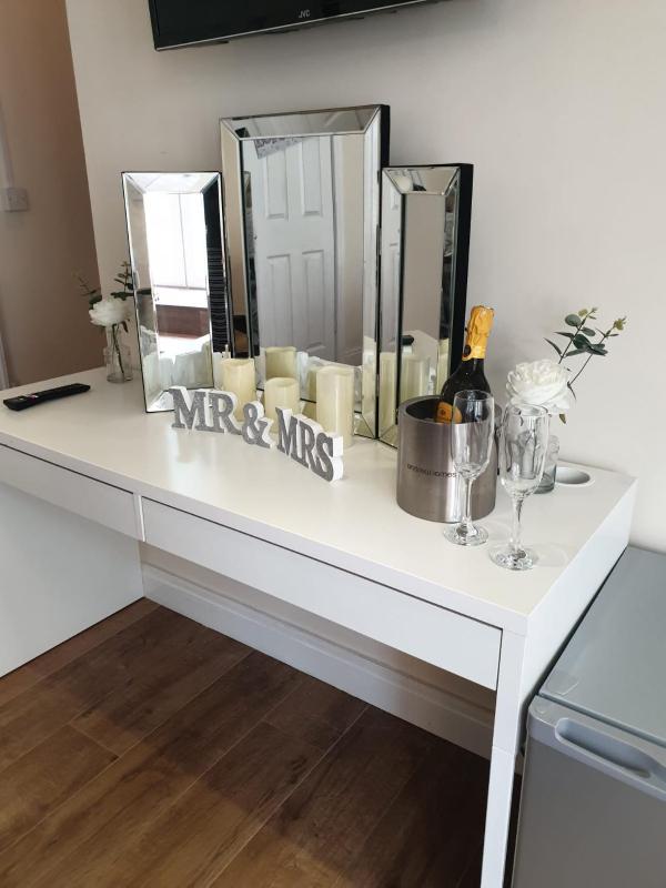 Deluxe Studio image 4