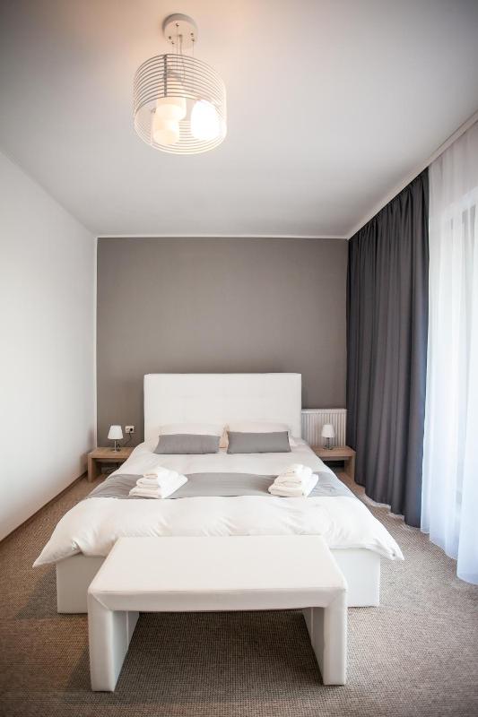 Double Room image 3