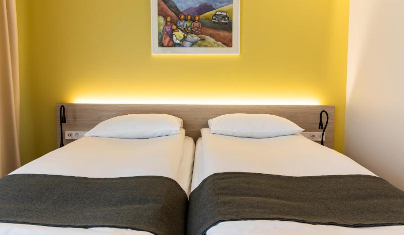 Double Room image 3