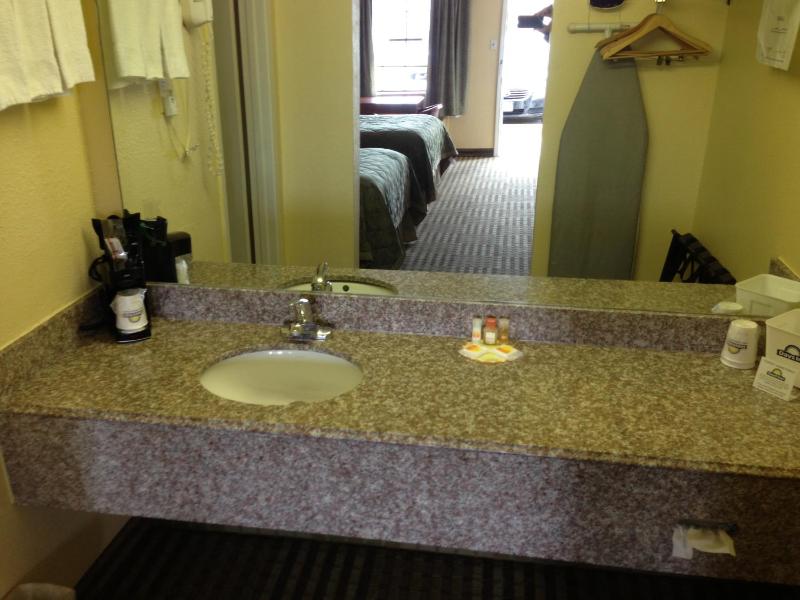 King Room - Non-Smoking image 3