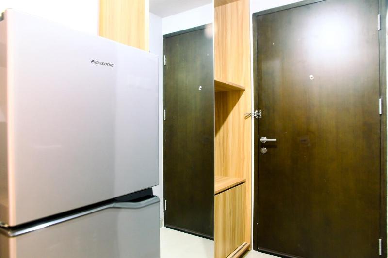 Comfy Studio Apartment No Kitchen Mustika Golf Residence By Travelio - image 4