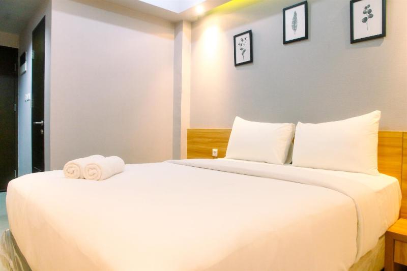 Comfy Studio Apartment No Kitchen Mustika Golf Residence By Travelio - image 12