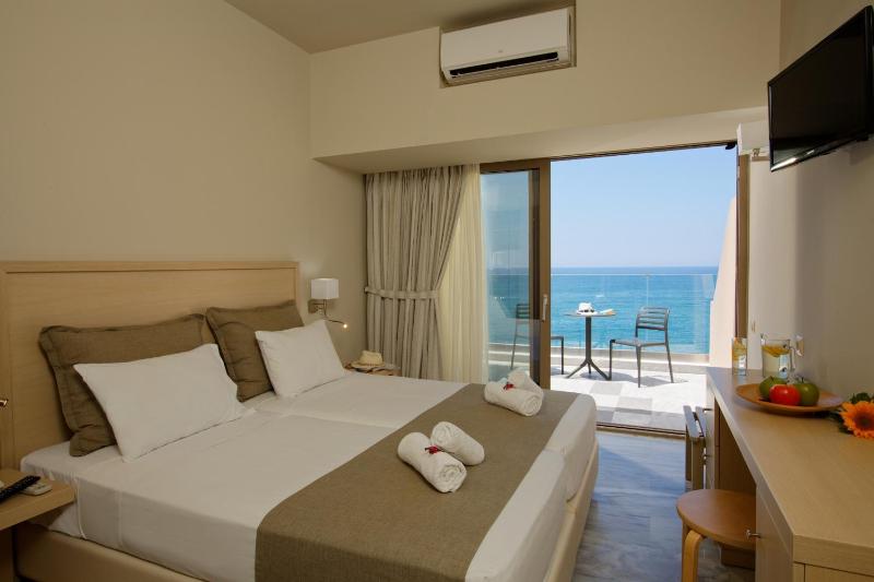 Superior Studio with Sea View image 3