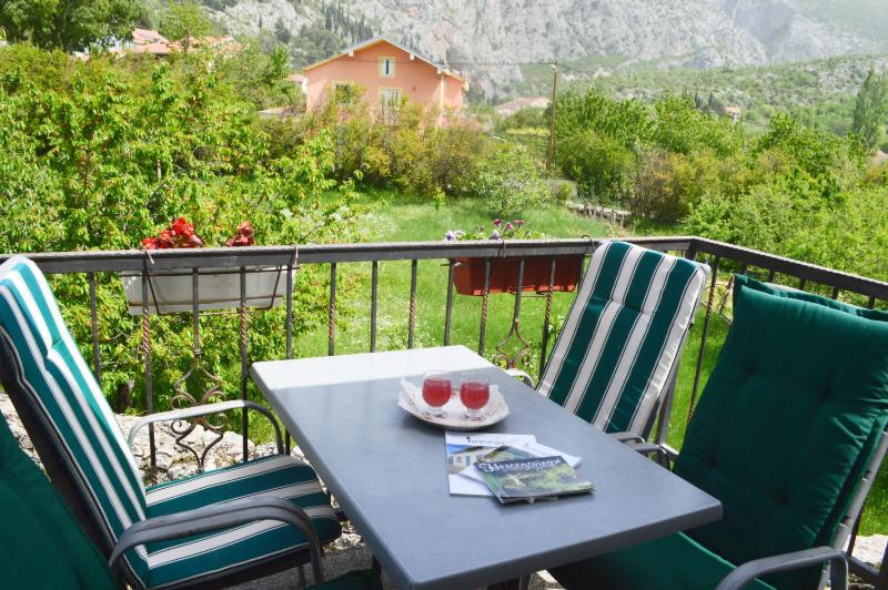 Double Room with Balcony image 3