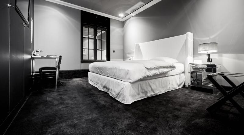 Small Double Room image 2
