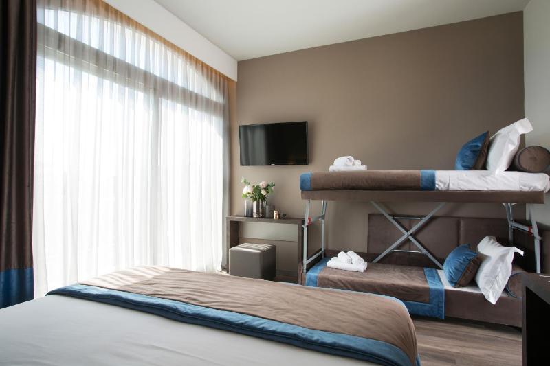Hotel Continental - image 6