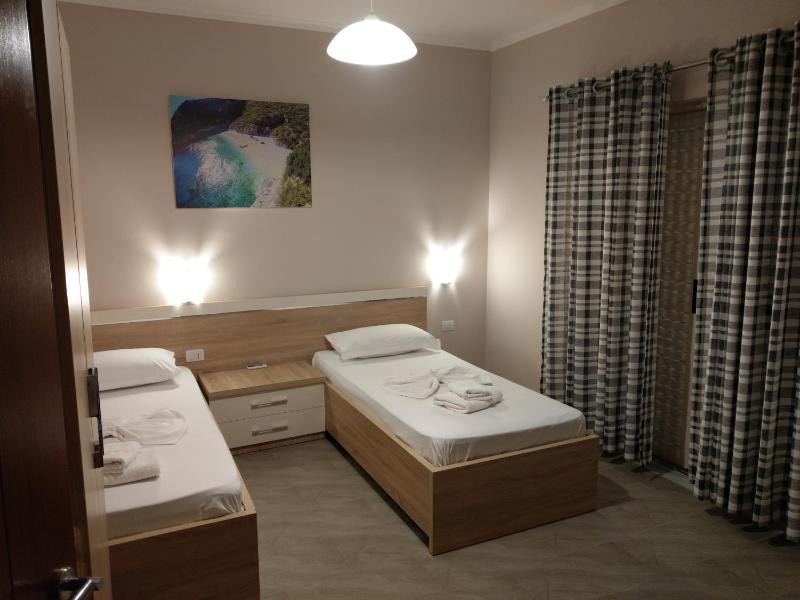 Twin Room with Sea View image 3