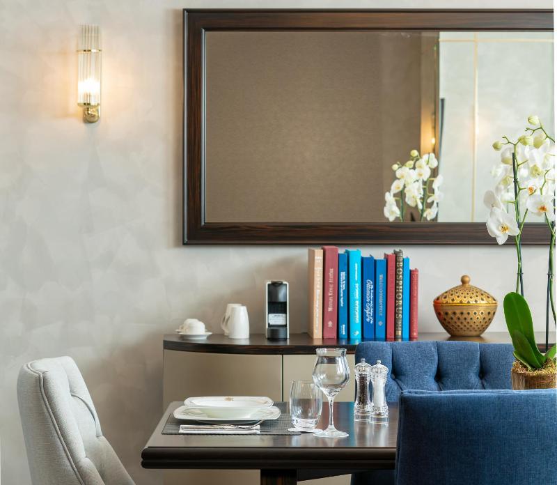 Sultan Penthouse Suite image 3