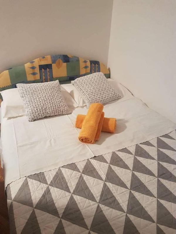 One-Bedroom Apartment image 2