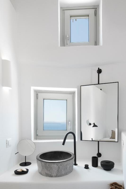 Charisma Windmill with Jetted Tub and caldera view image 4