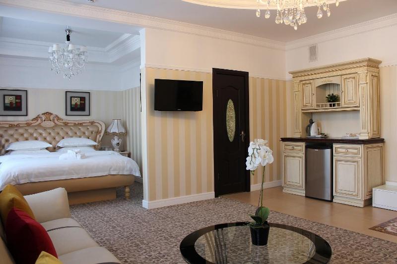Standard Double Room image 3