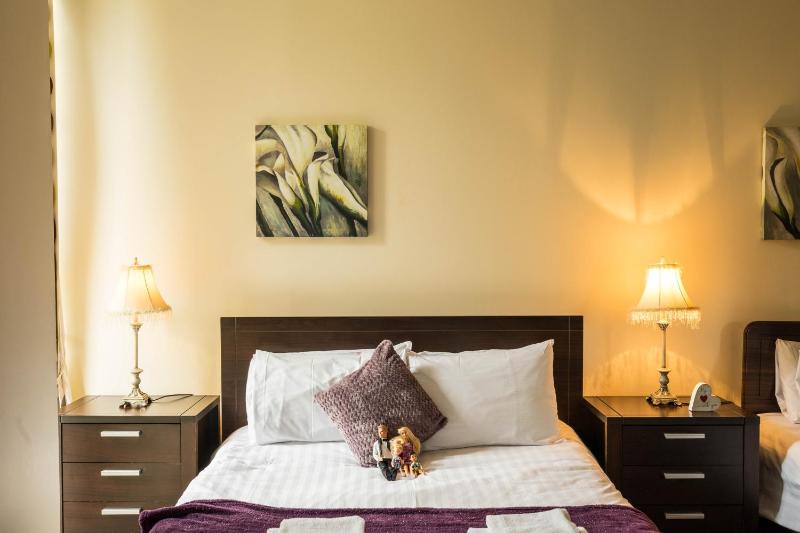 Basic Triple Room image 2