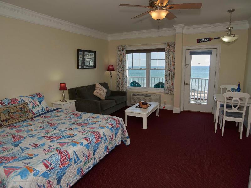 King Room with Ocean View image 1
