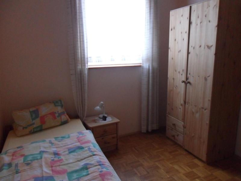Single Room image 3