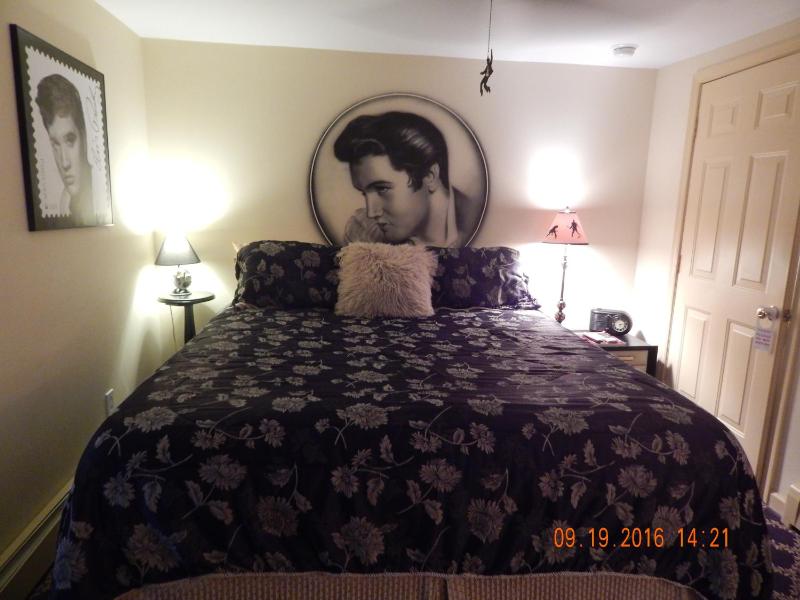 Deluxe King Suite image 2