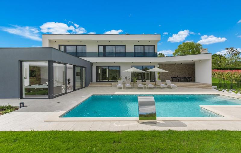 Villa with Private Pool image 1