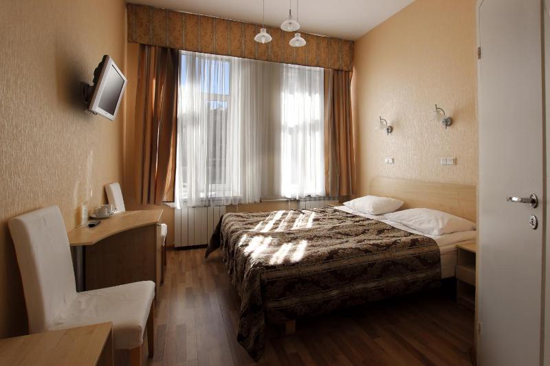 Large Double Room image 1