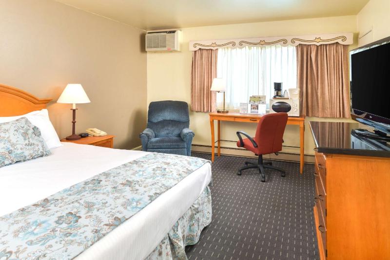 King Room image 2