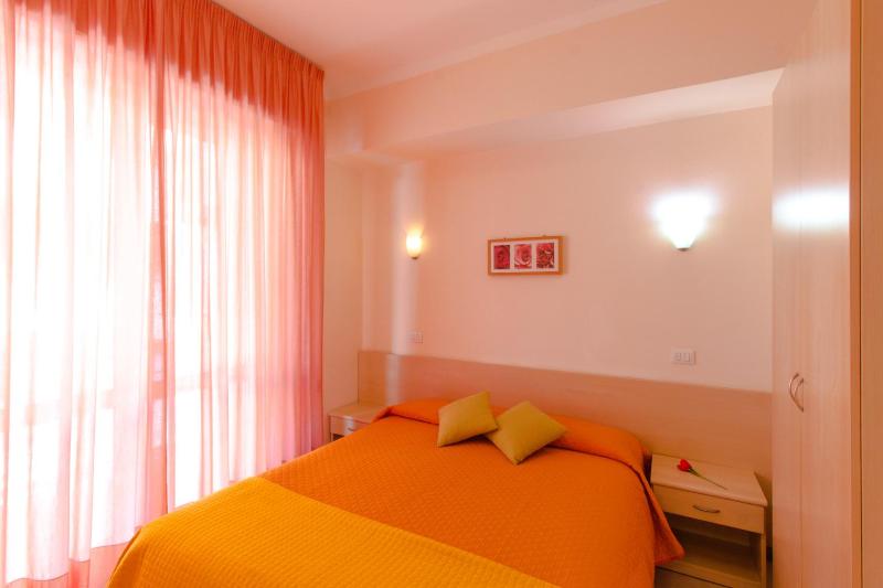 Standard One-Bedroom Apartment (2 Adults) image 4