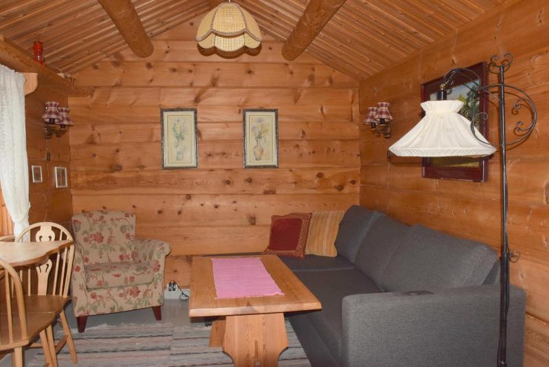 Cottage with Shared Bathroom image 4