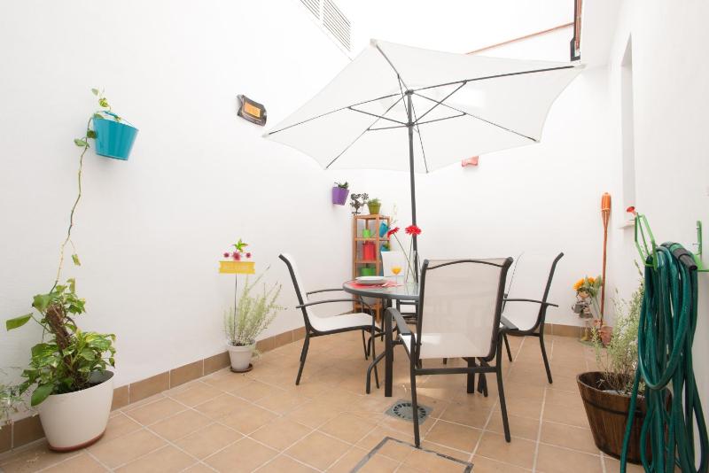 One-Bedroom Ground Floor Apartment - PE1 Plaza Europa 2  image 4